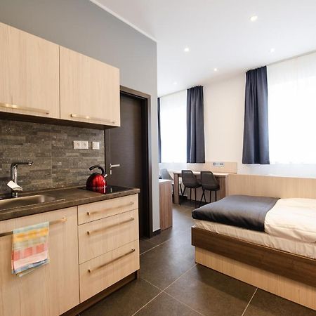 Apartments Danube Братислава Экстерьер фото
