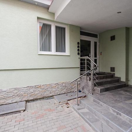 Apartments Danube Братислава Экстерьер фото