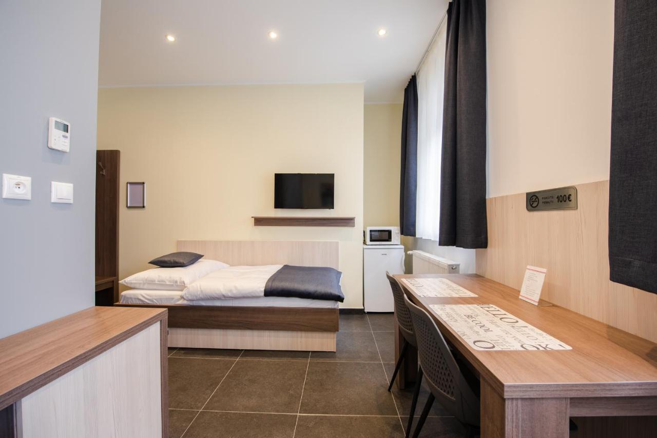 Apartments Danube Братислава Экстерьер фото