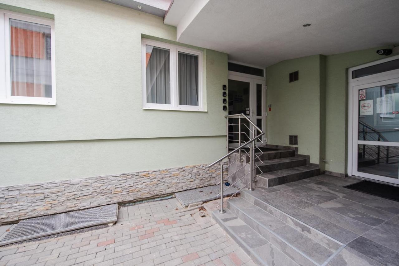 Apartments Danube Братислава Экстерьер фото