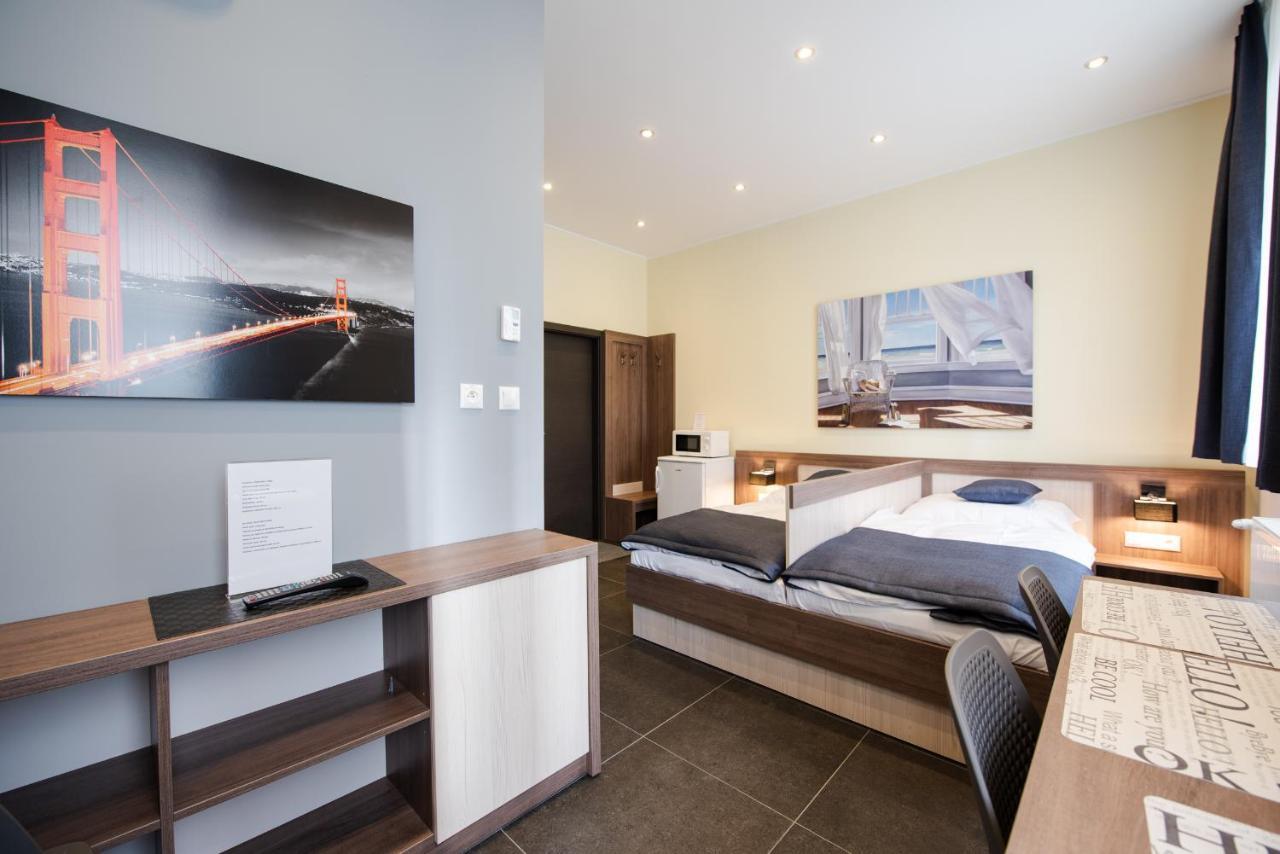 Apartments Danube Братислава Экстерьер фото