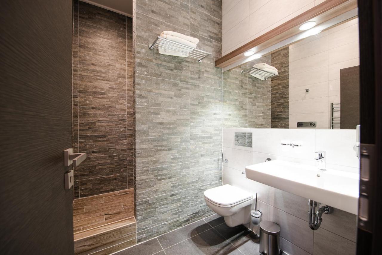 Apartments Danube Братислава Экстерьер фото