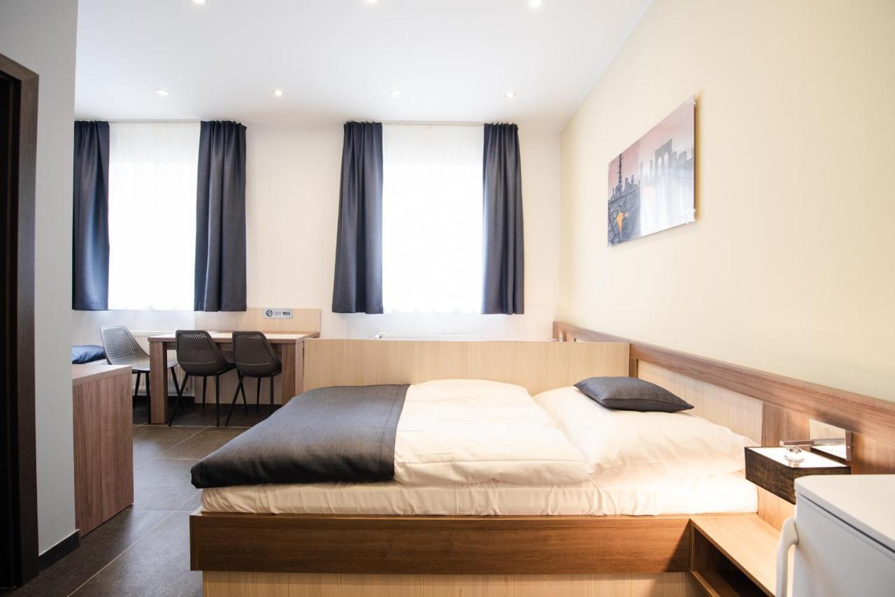 Apartments Danube Братислава Экстерьер фото